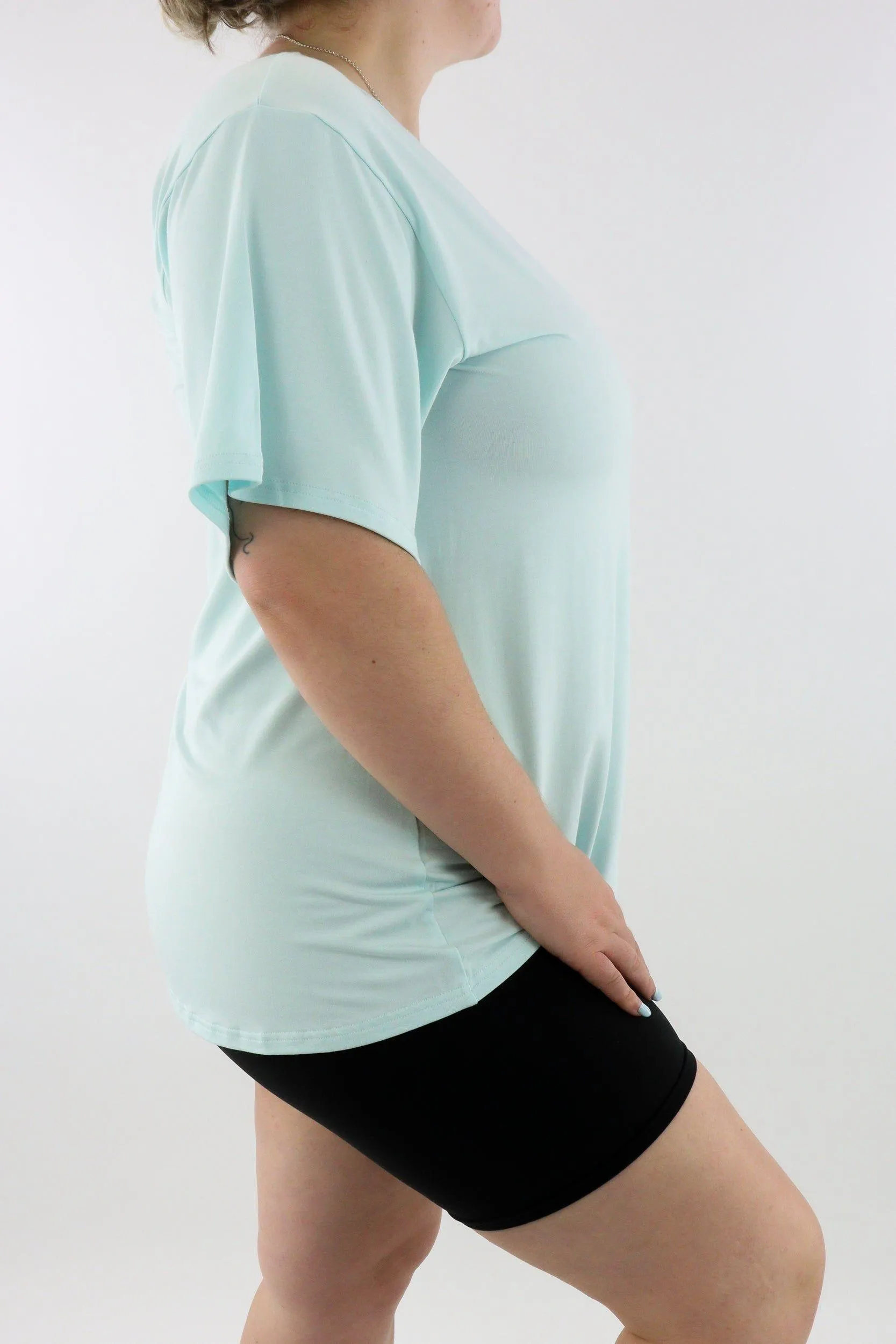 Aqua Green - T-shirt - V-neck - Long - Wide Sleeve