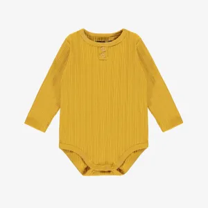 Cache-couche jaune à manches longues en tricot côtelé, bébé || Yellow bodysuit with long sleeves in ribbed knit, baby