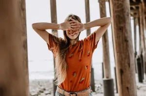 CHERRIES LINEN TEE | TERRACOTTA