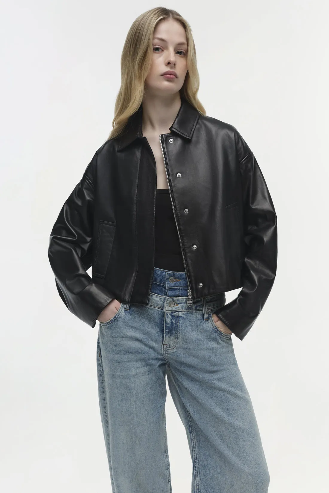 Everli Cropped Leather Jacket in Black