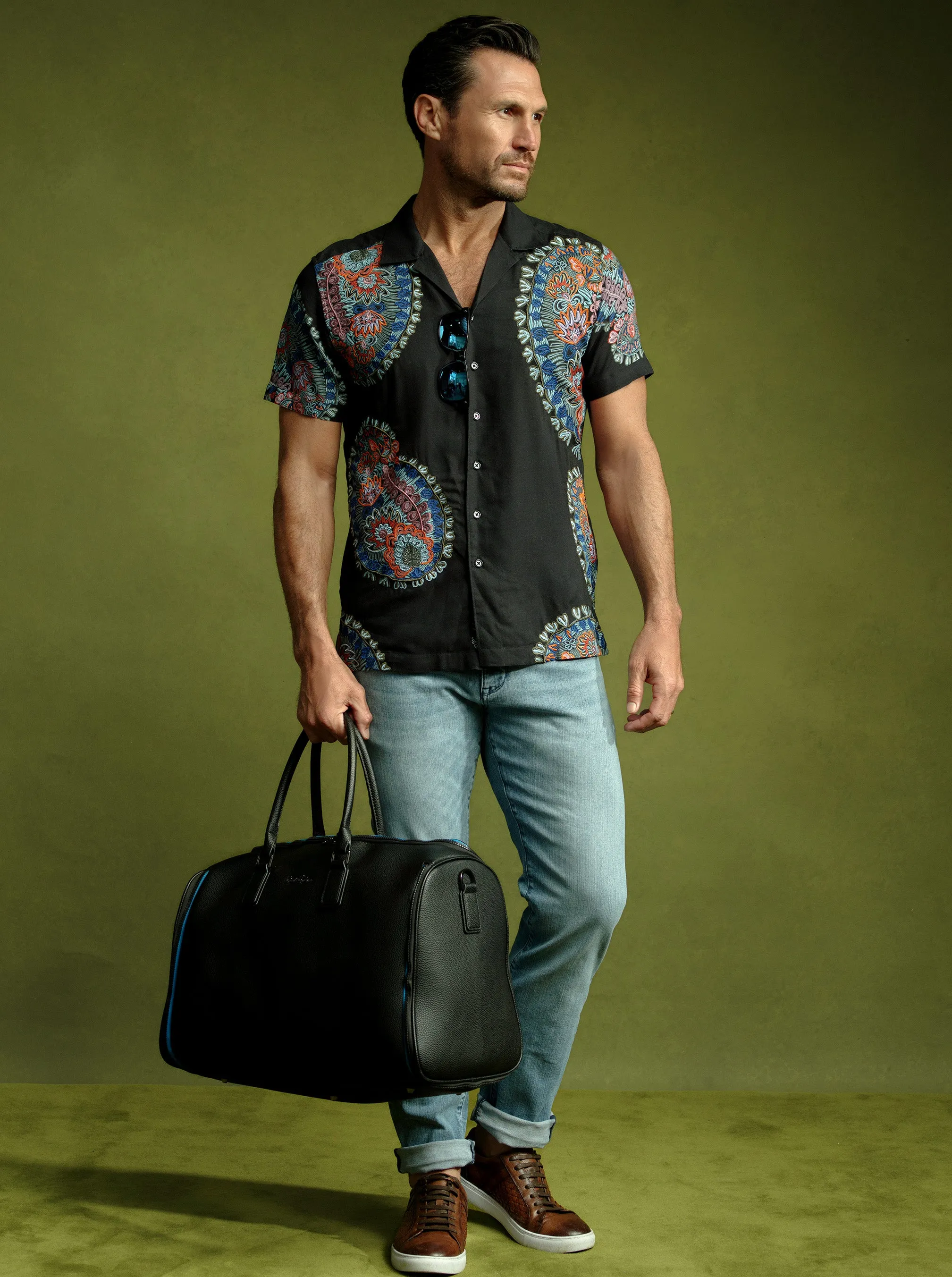 GOLIATH SHORT SLEEVE BUTTON DOWN SHIRT