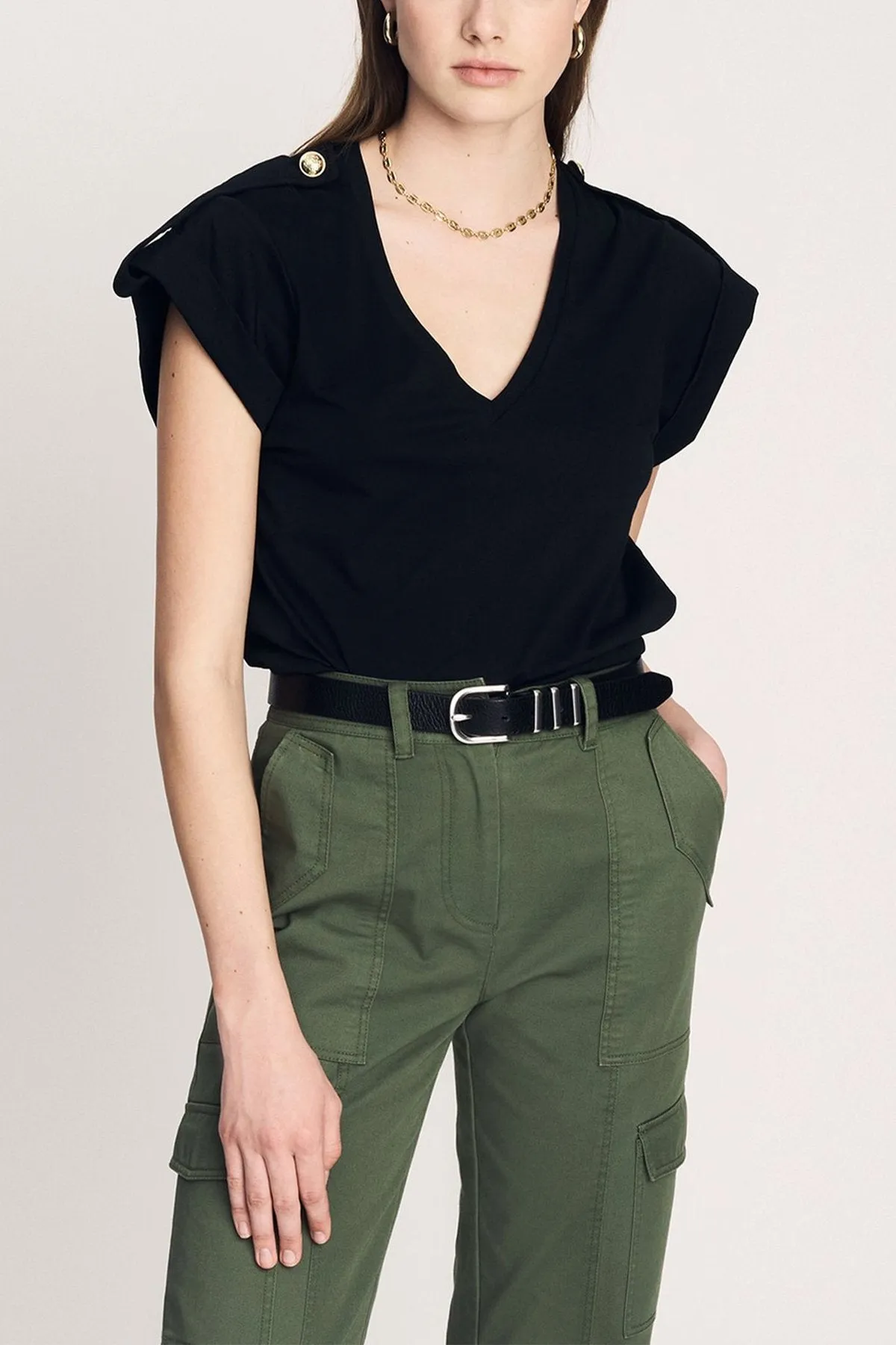 Lynne V-Neck Tee Top in Black