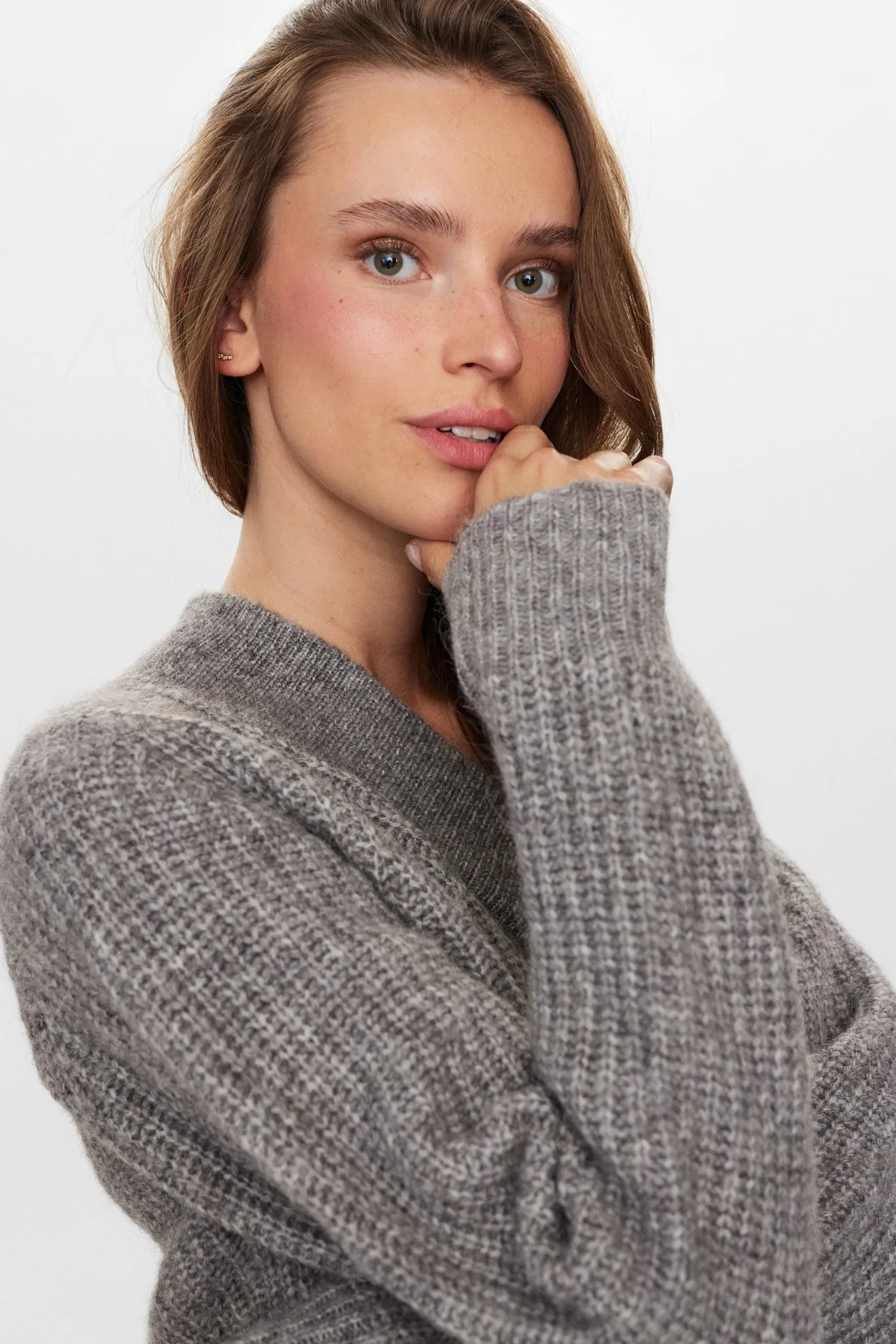 NUZINDI V-NECK PULLOVER - Storm Front Melange