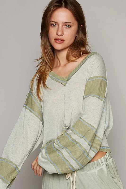 Oversize V-neck long sleeve basic crop t