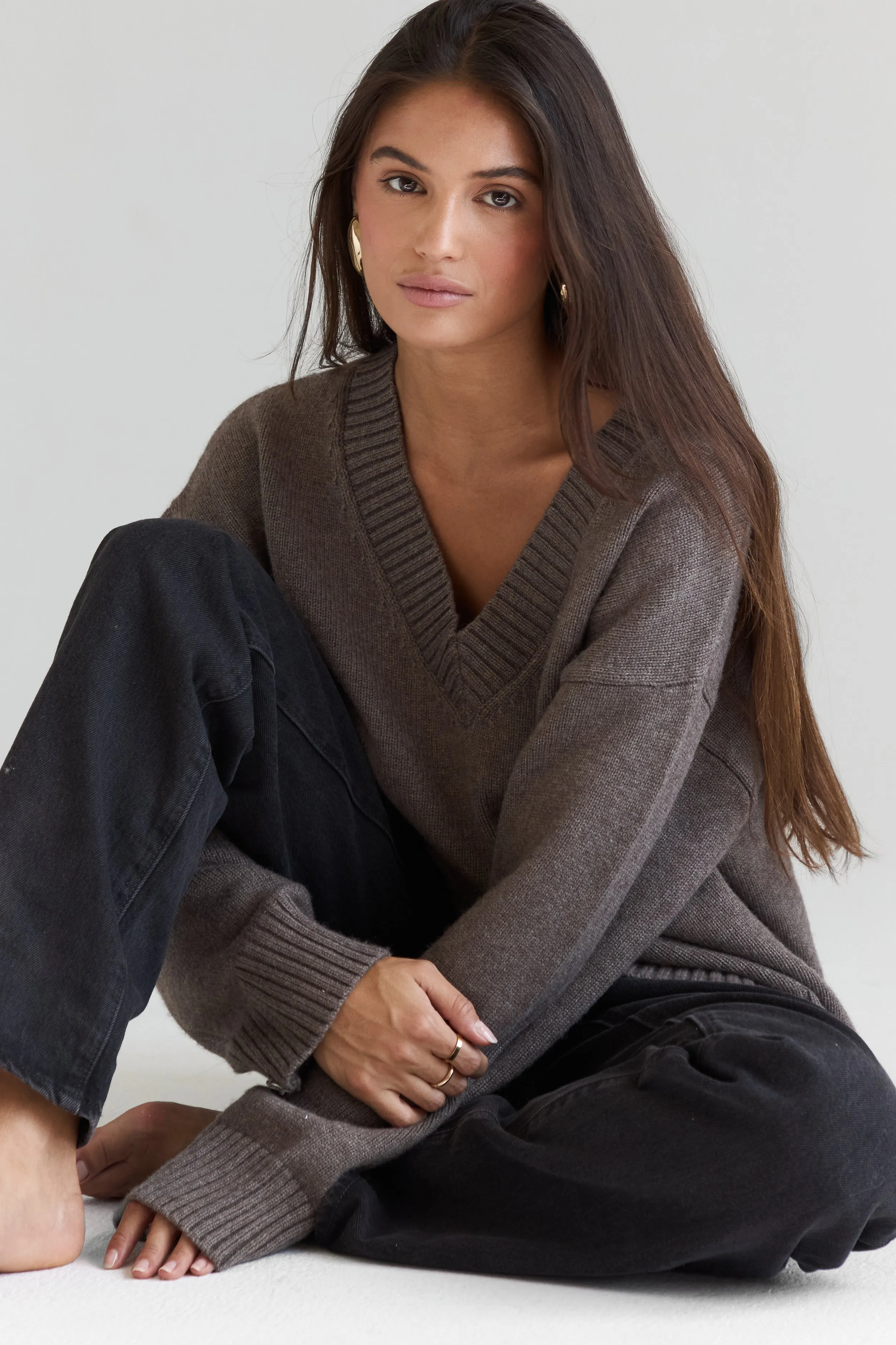 Oversized V-Neck Sweater Walnut