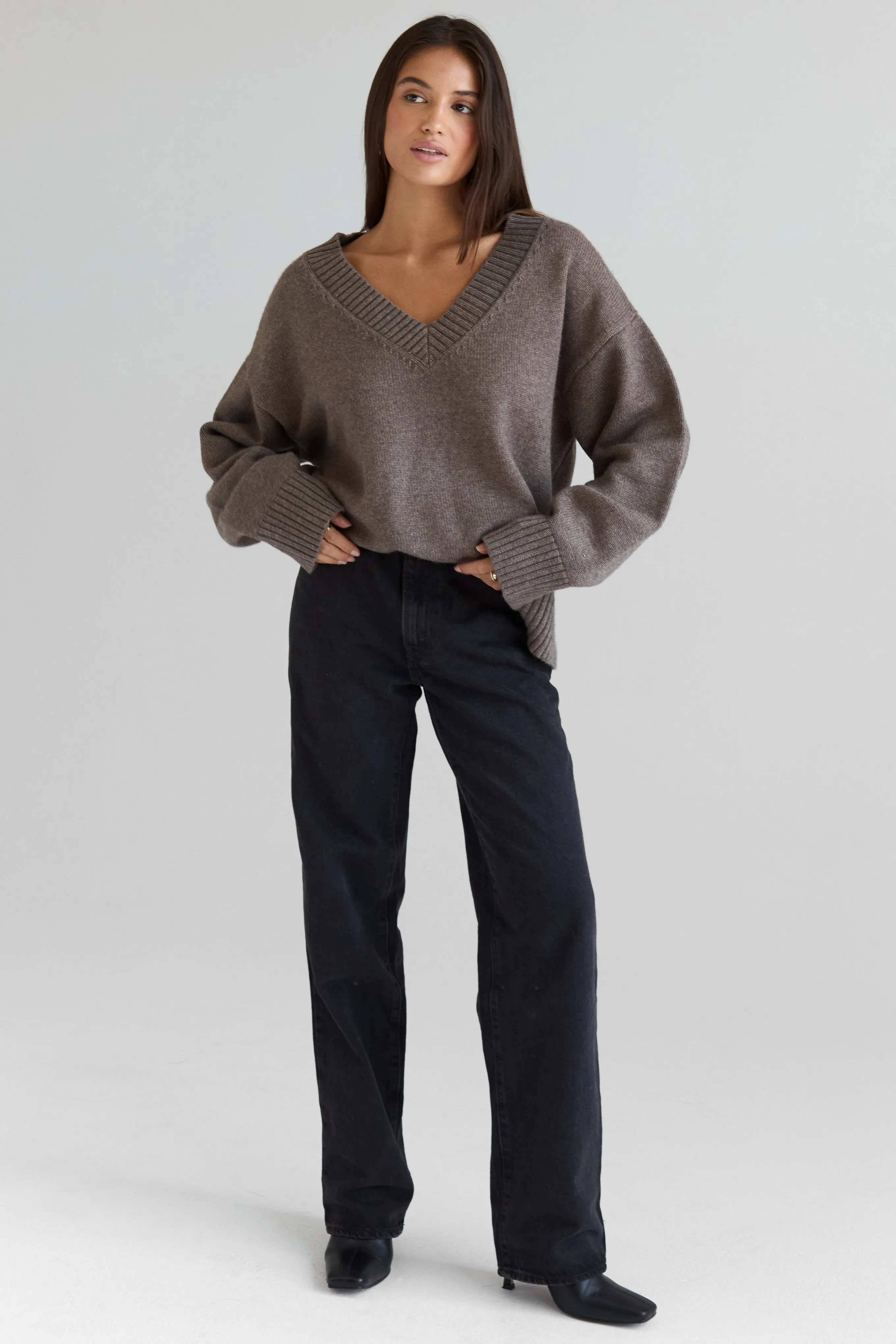Oversized V-Neck Sweater Walnut