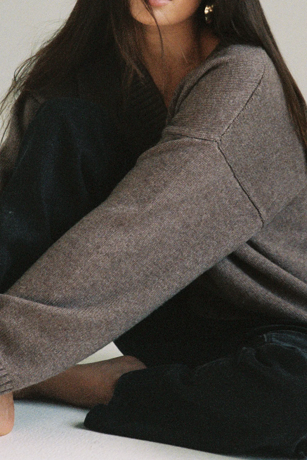 Oversized V-Neck Sweater Walnut