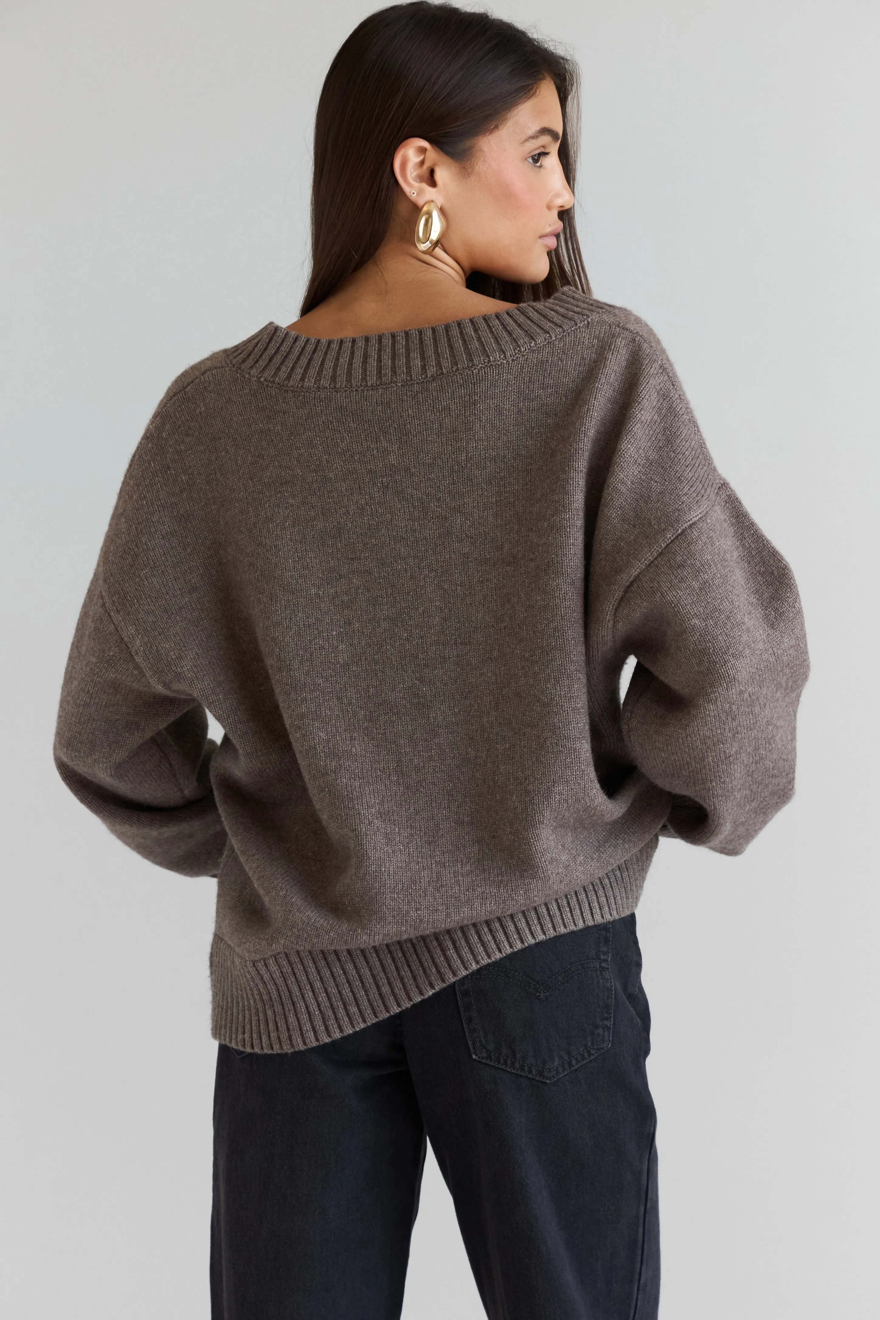 Oversized V-Neck Sweater Walnut