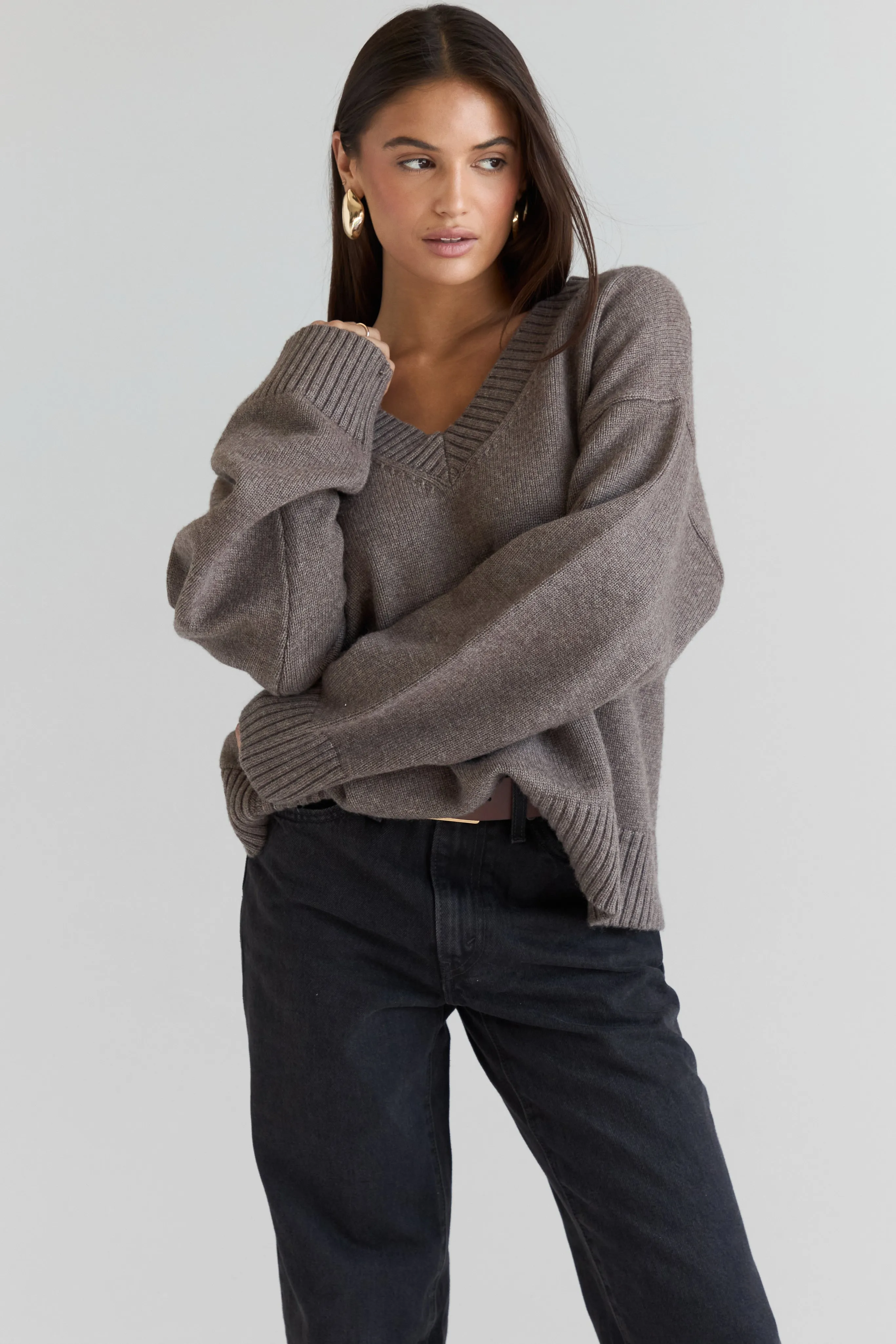 Oversized V-Neck Sweater Walnut