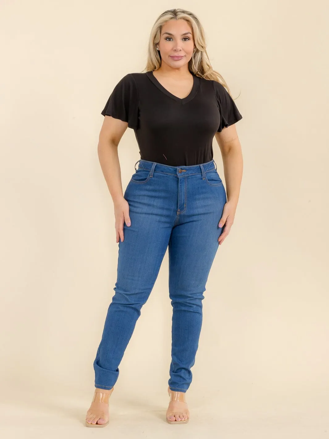 PLUS SIZE SHORT SLEEVE V-NECK SOLID BODYSUIT
