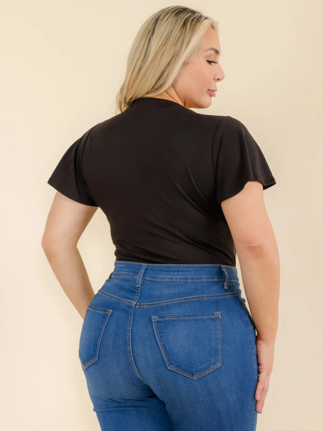 PLUS SIZE SHORT SLEEVE V-NECK SOLID BODYSUIT