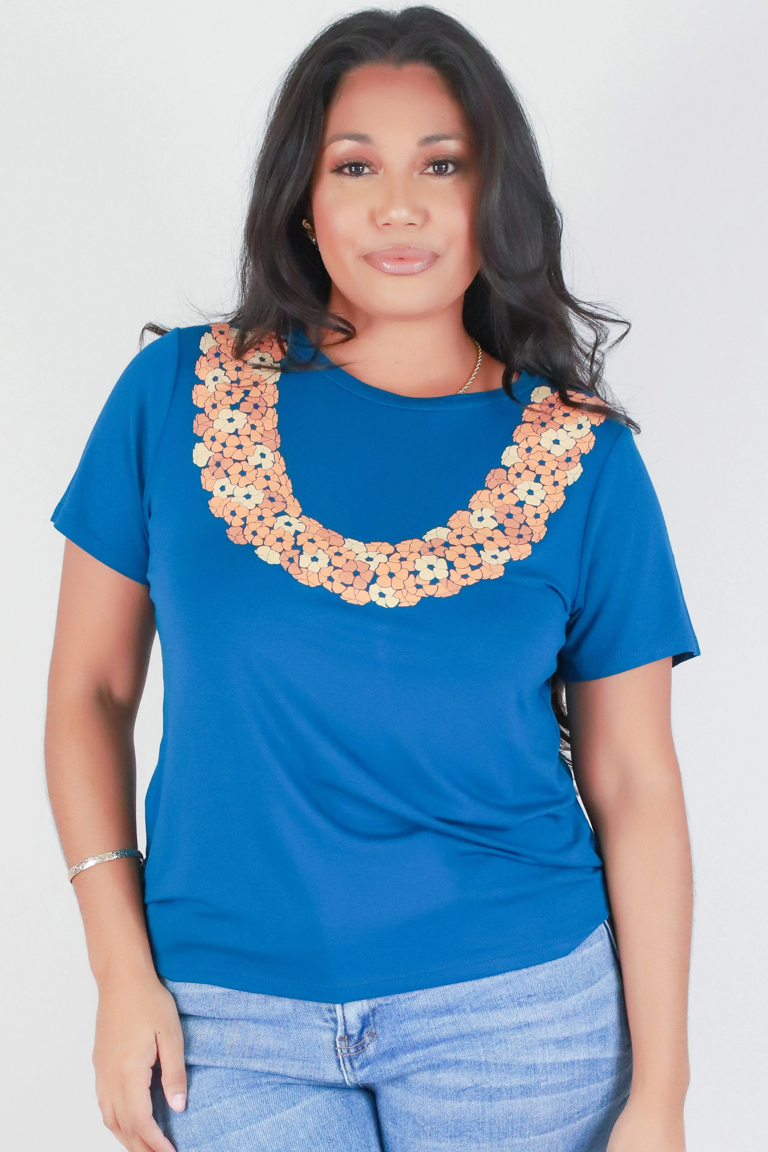 PUAKENIKENI CLUSTER LEI TEE