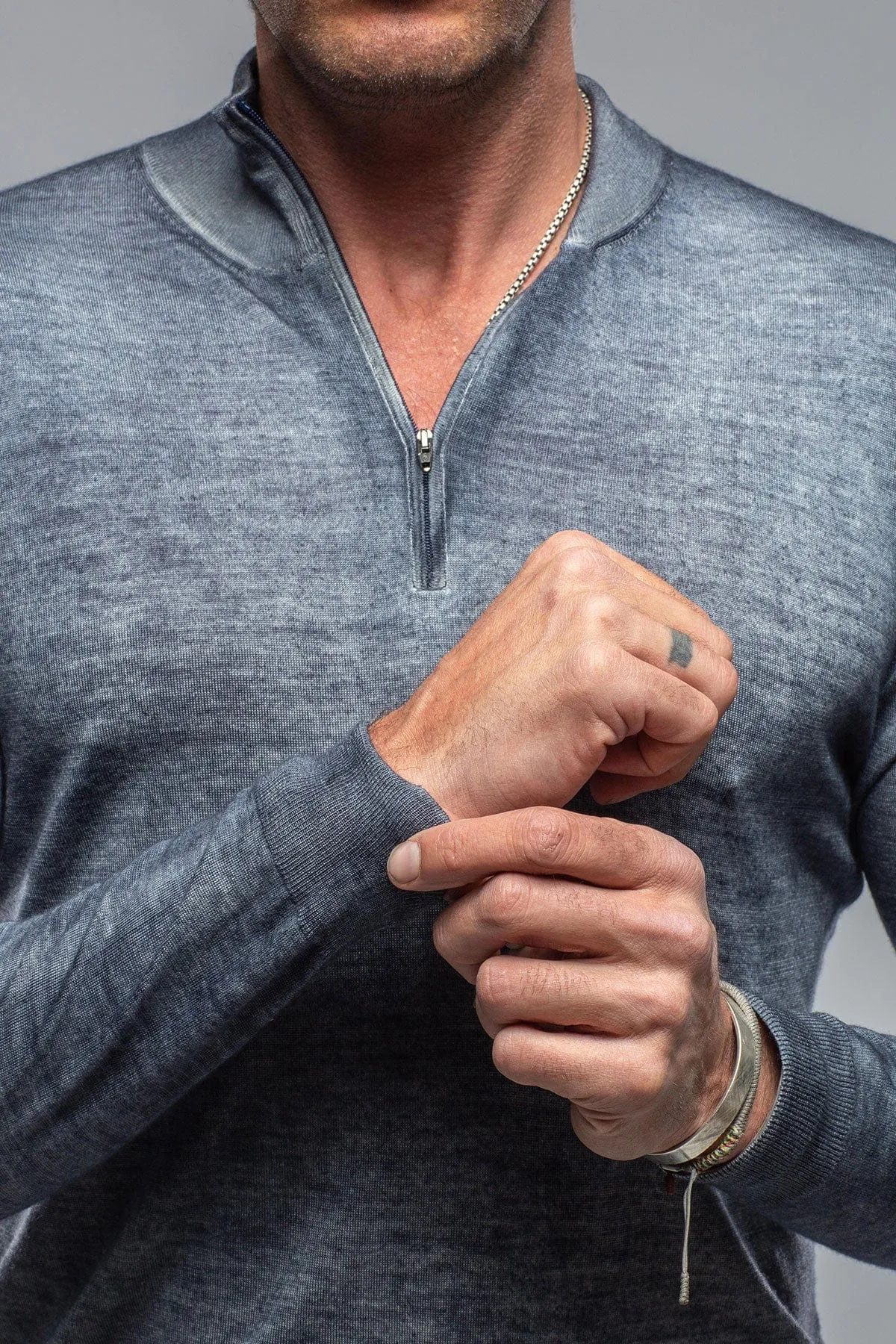 Queniin Cashmere Quarter Zip In Navy