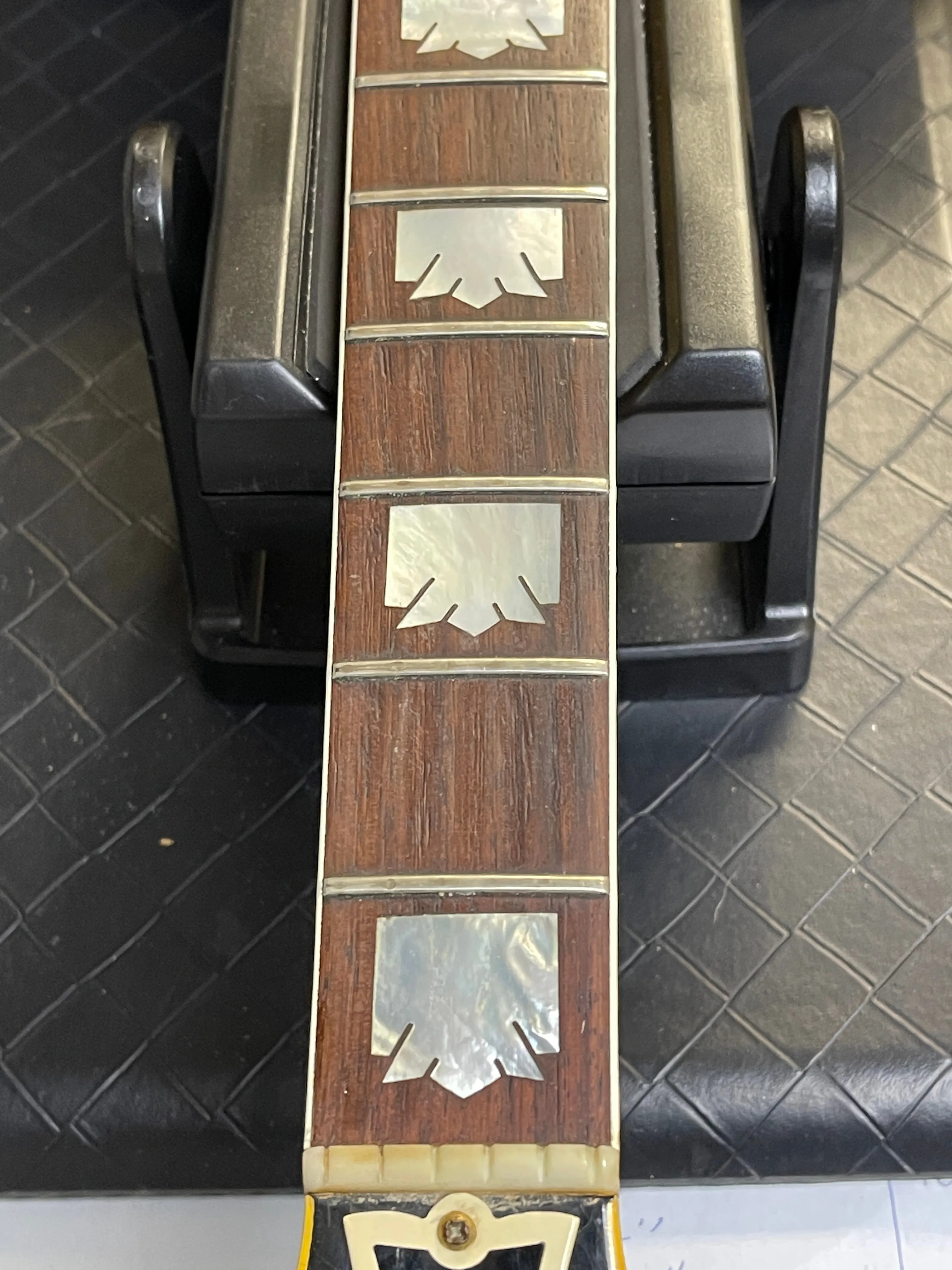 SOLD - Gibson J-200 1968 Player's Guitar