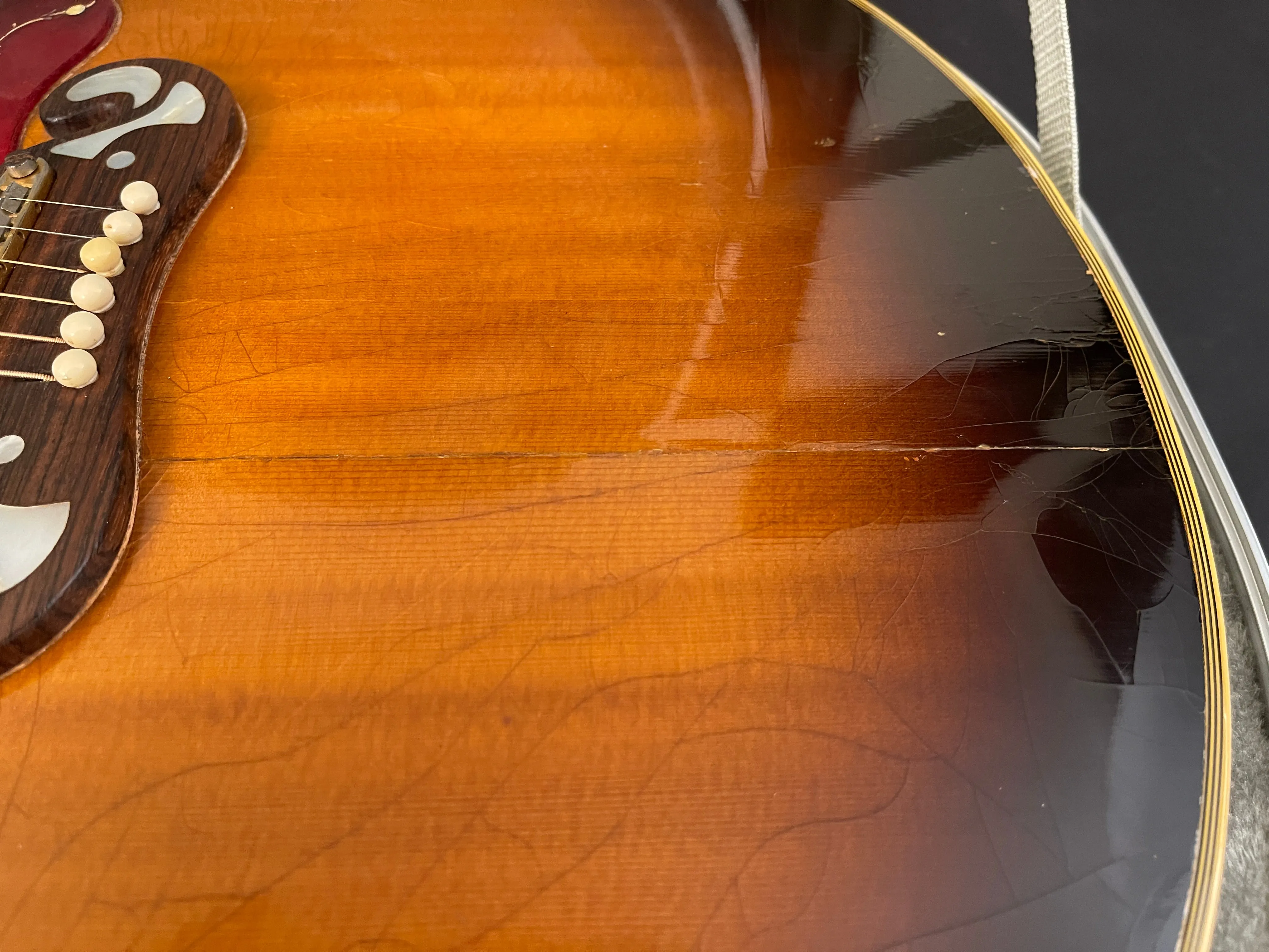 SOLD - Gibson J-200 1968 Player's Guitar