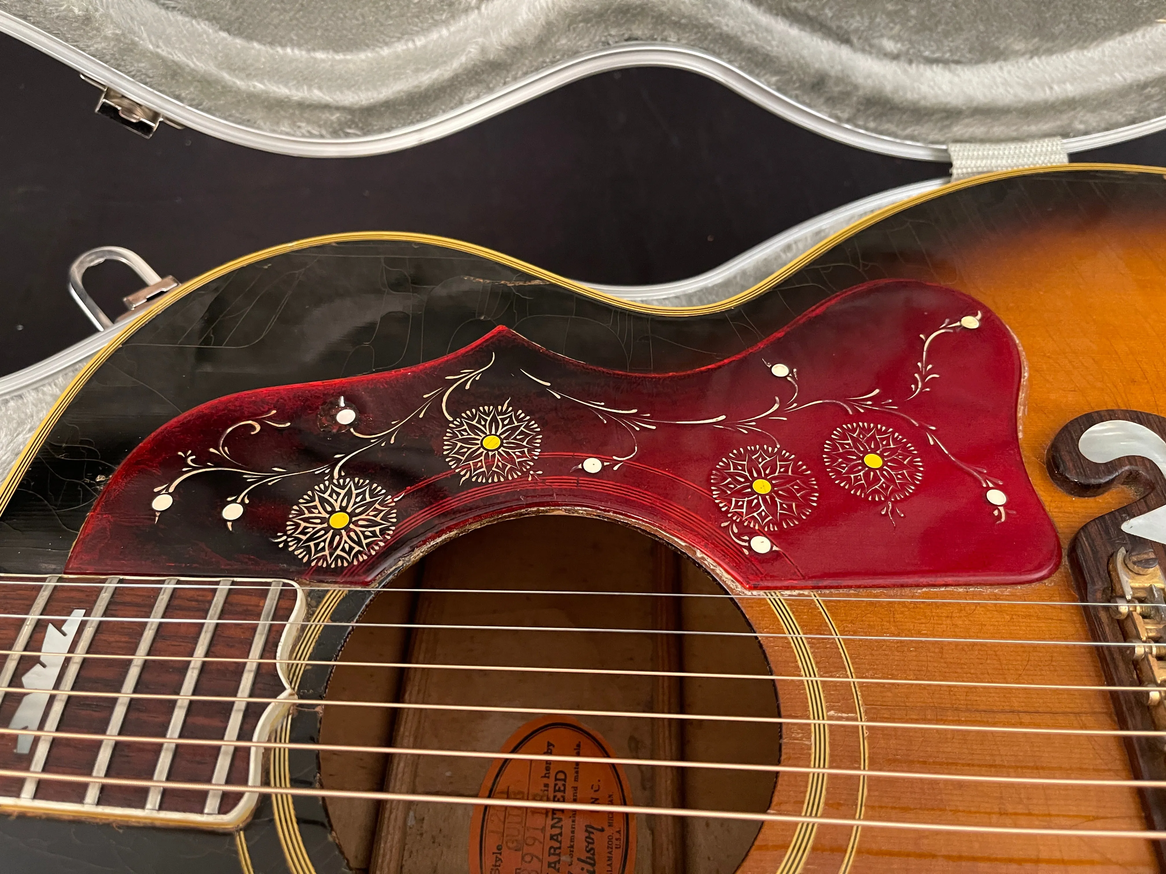 SOLD - Gibson J-200 1968 Player's Guitar