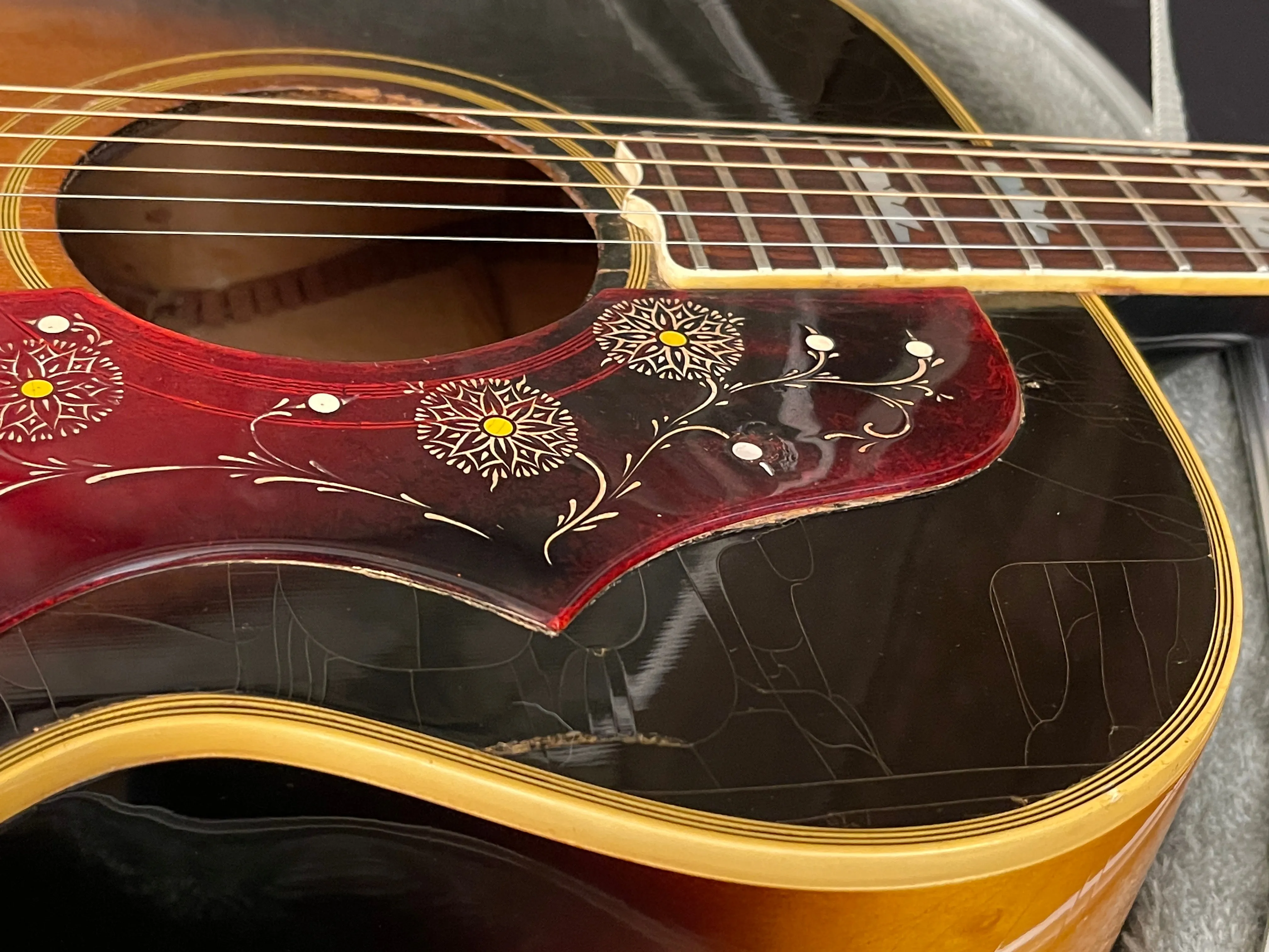 SOLD - Gibson J-200 1968 Player's Guitar