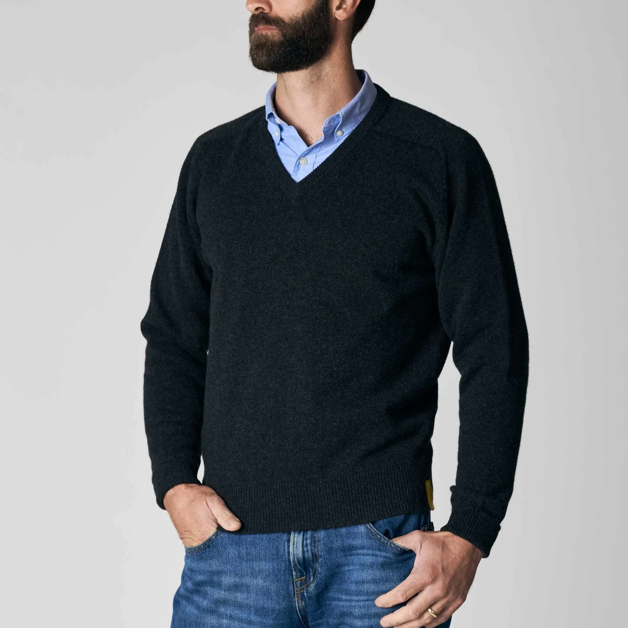 The Douglas 4-Ply Cashmere V-Neck Sweater