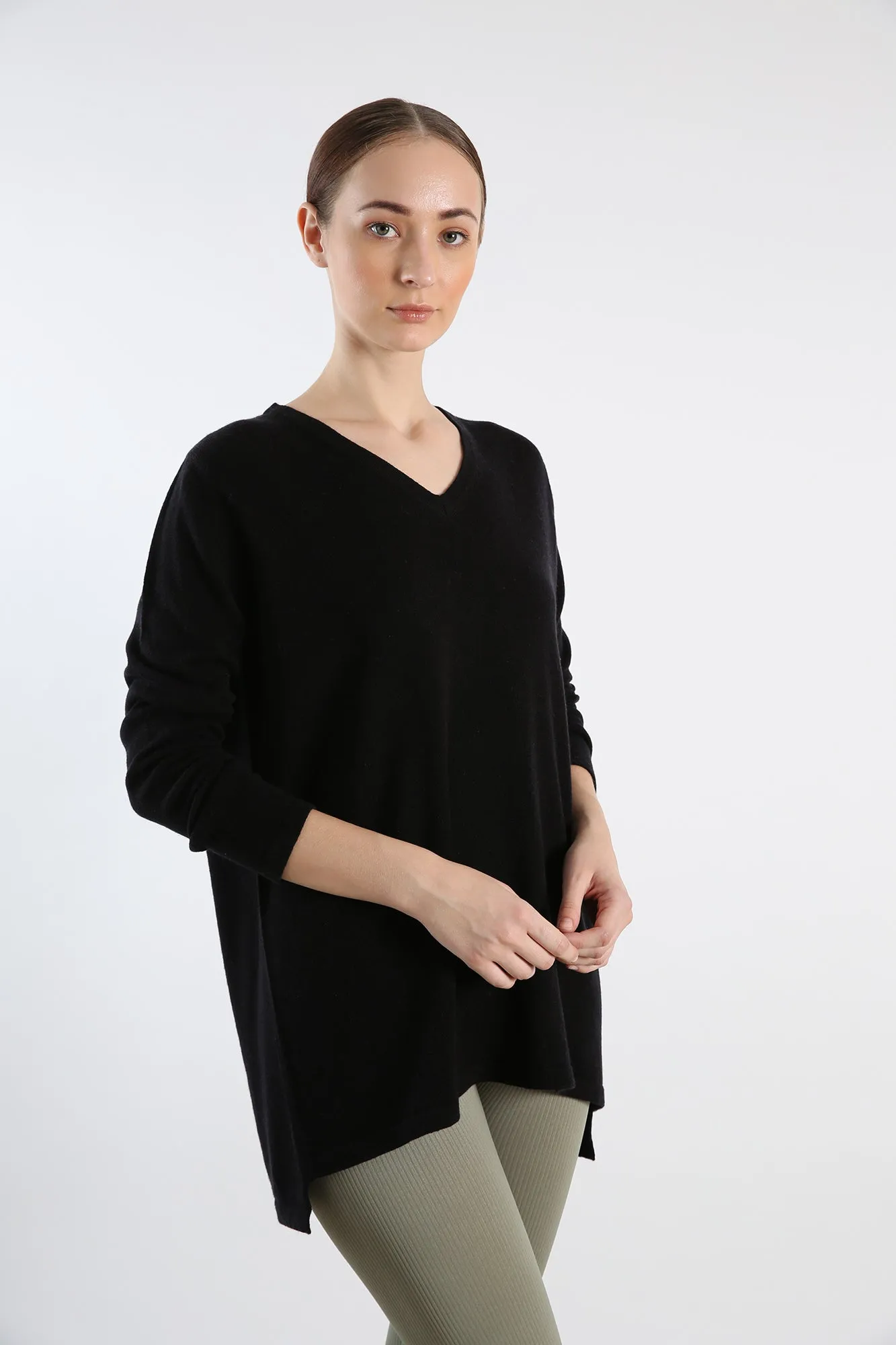 V neck Pure Cashmere Sweater - Black