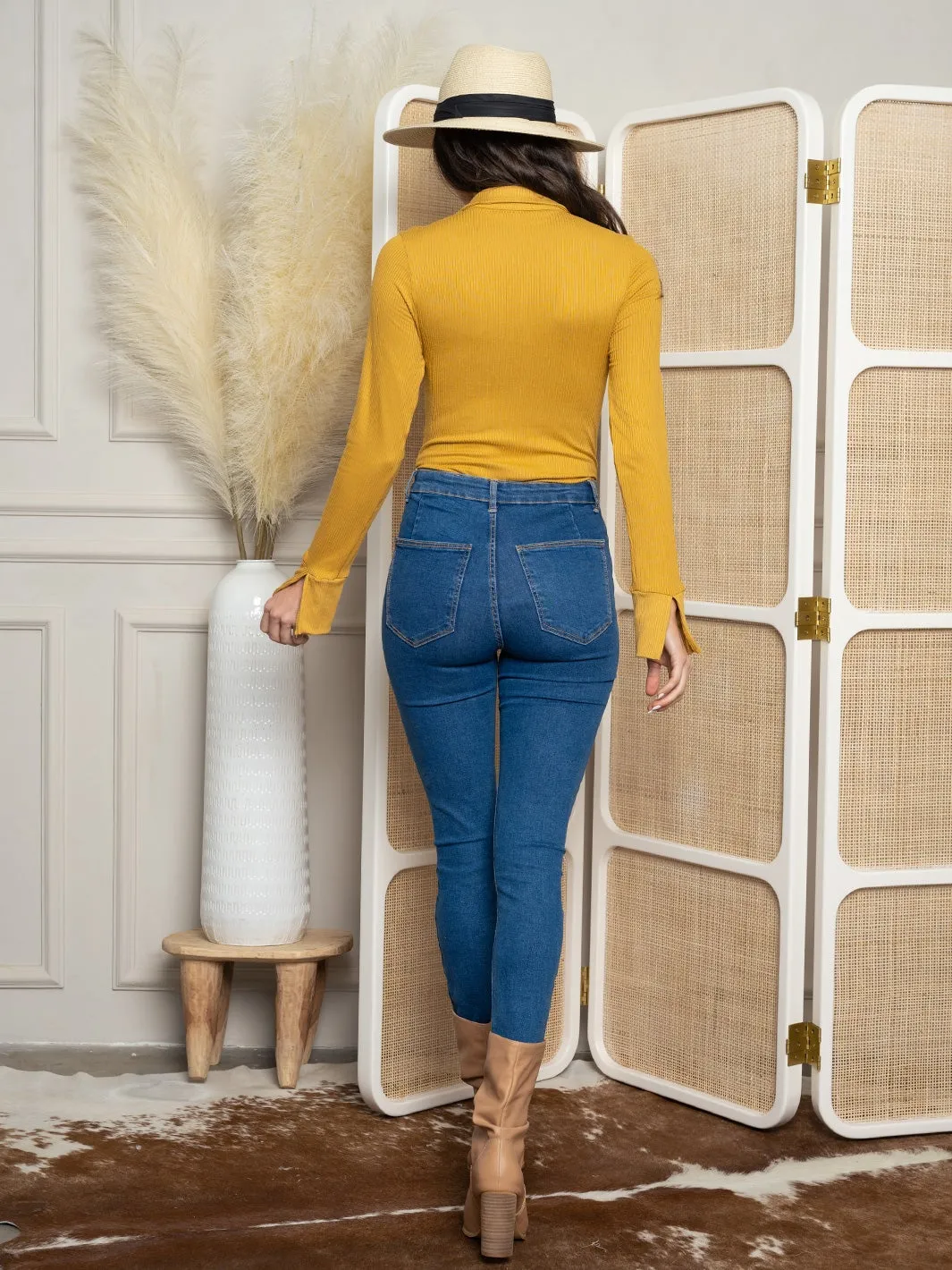 WOMEN'S LONG SLEEVE V-NECK COLLAR BODYSUIT