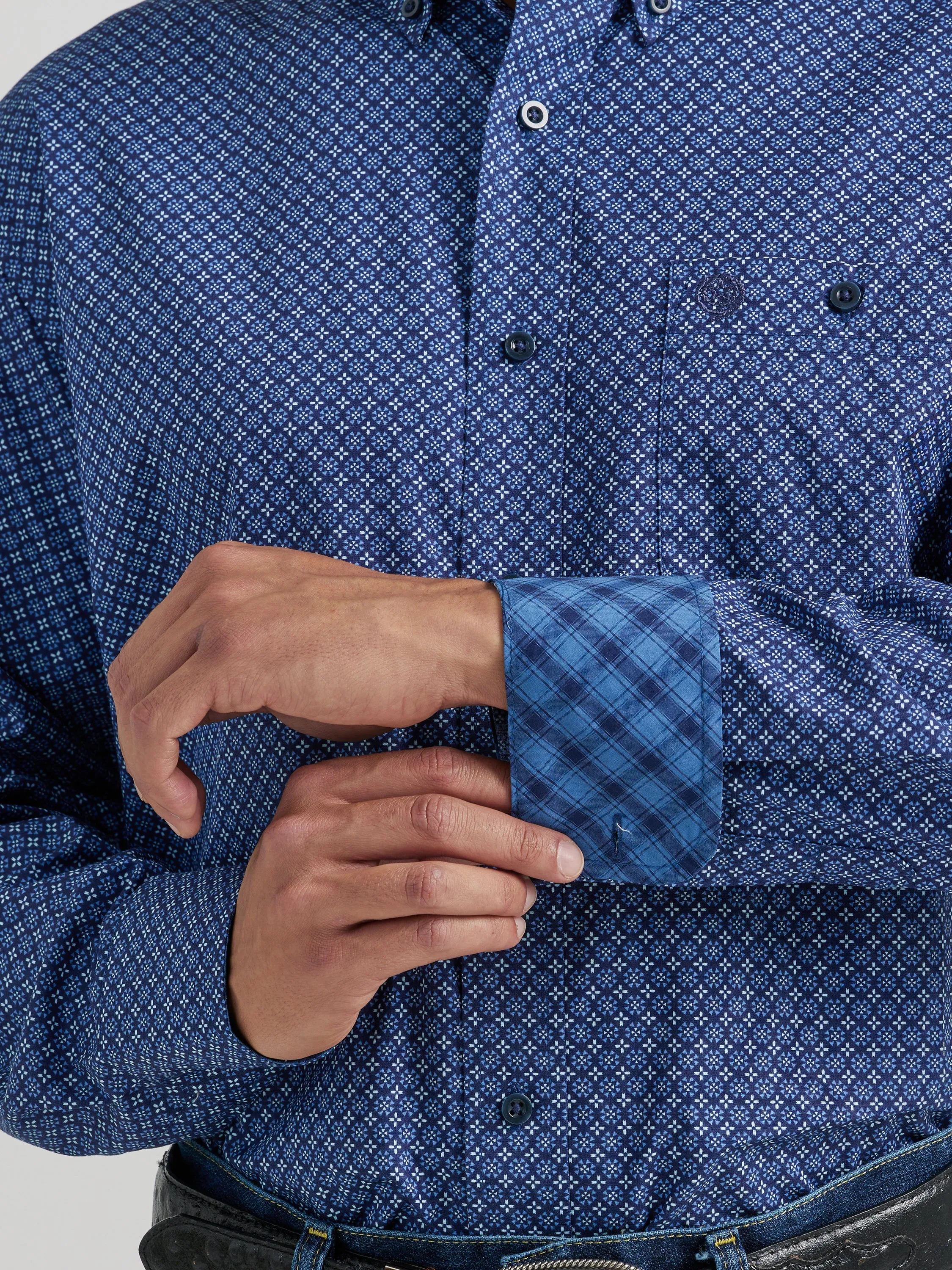 Wrangler George Strait Collection Dark Blue Geometric Print Button-Down Shirt